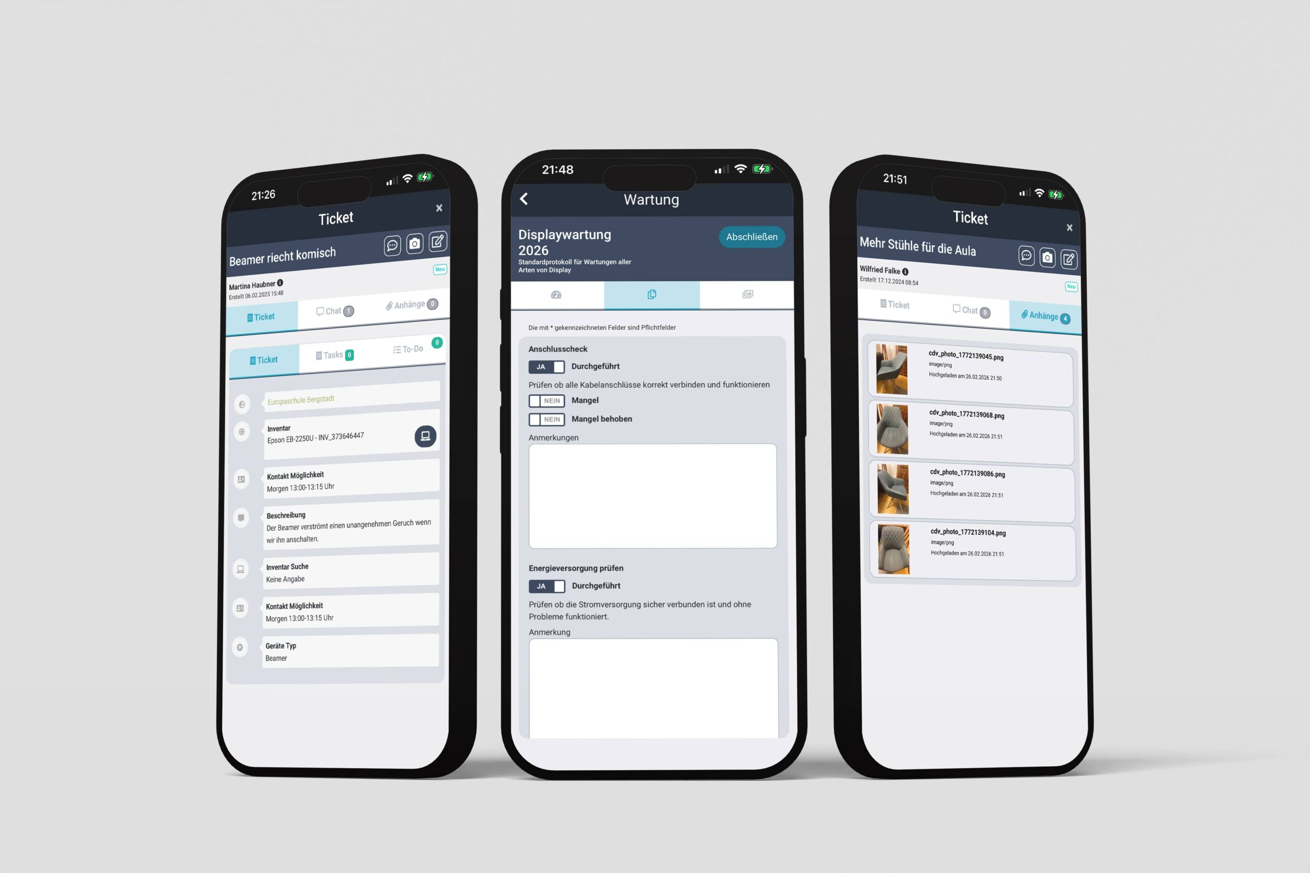 Smartphones mit mobiler Asset Management App für Schulträger – Übersicht von Standorten und Daten unterwegs